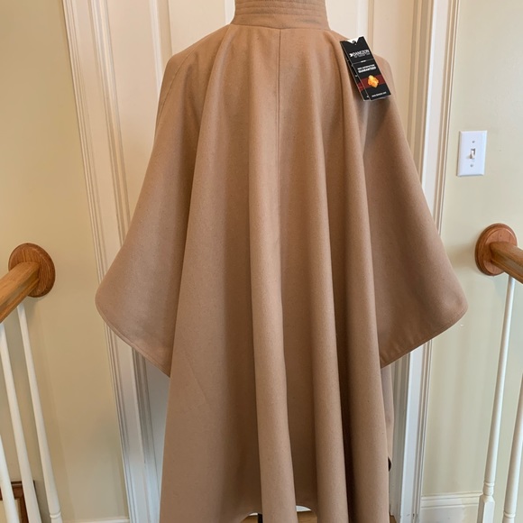 Tan Danezon wool cape with white zipper NWT size L - Picture 2 of 9